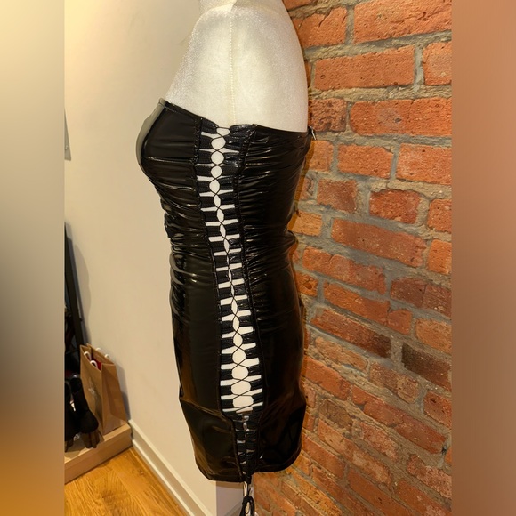 Black leather dress - Picture 4 of 4